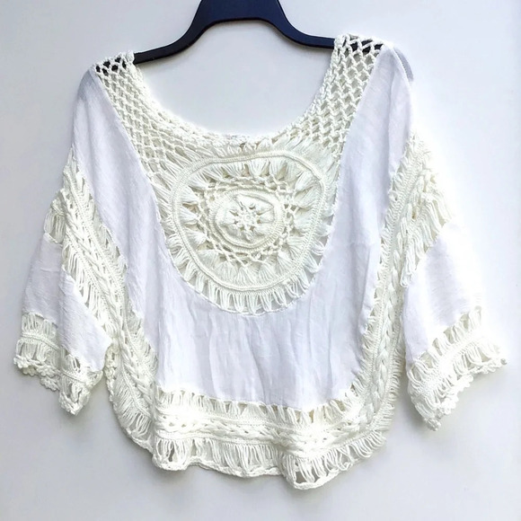 It Girl off white loose peekaboo crocheted hippie blouse. Size Medium. C… - Picture 1 of 8
